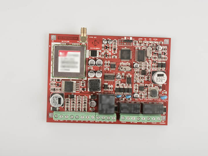 Ensamblaje le placa PCB SIM900